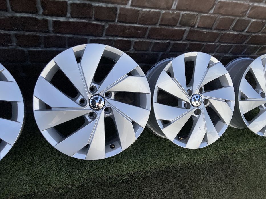 Диски легкосплавні R 17 5/112 ET 46 6.5J Volkswagen. Фольксваген Шкода