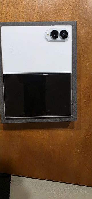 Samsung  fold  8