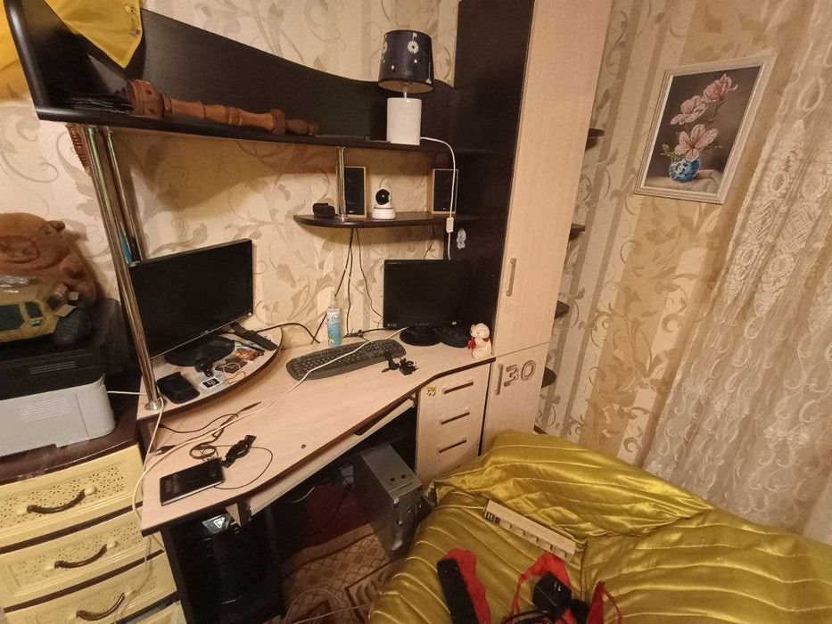Продам компьютерний стіл