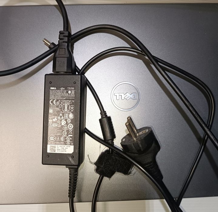 Ноутбук DELL Vostro P75G001 + сумка