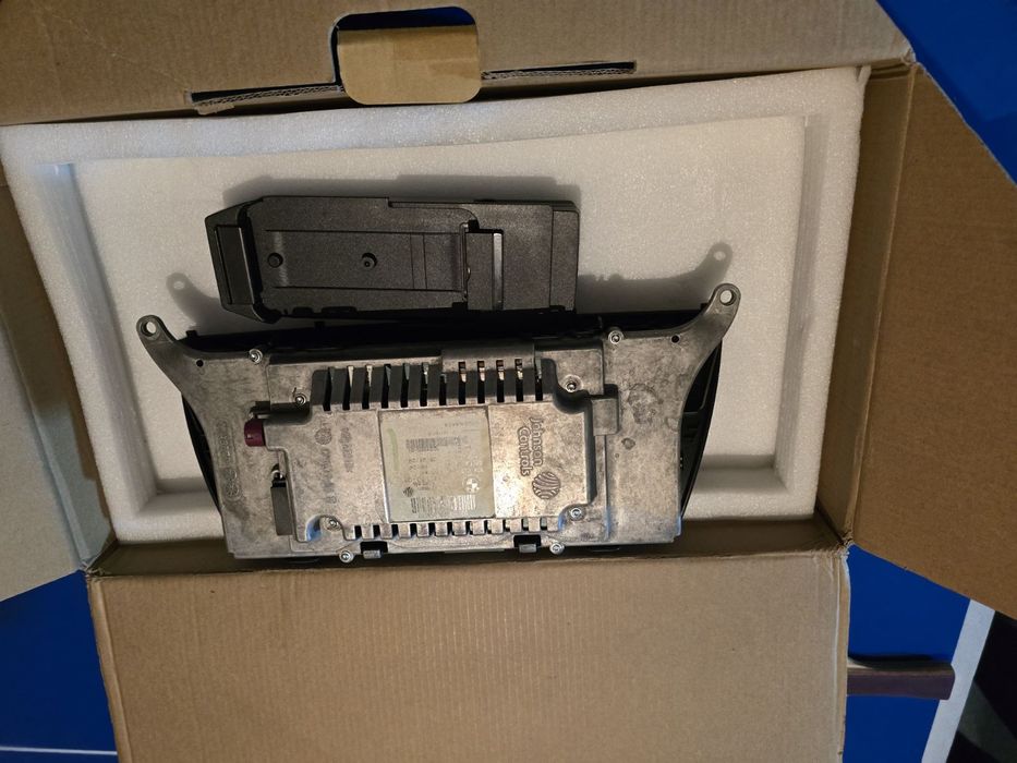 Продам манітор до икс 6 -2008-2014