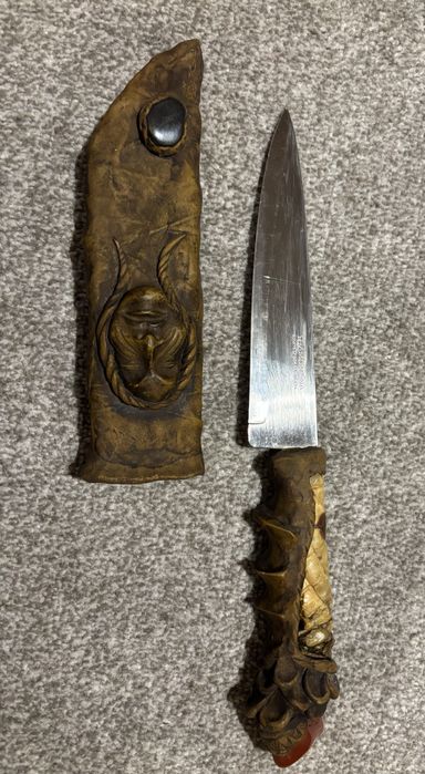Faca de colecao feita por um artesao na Amazonia