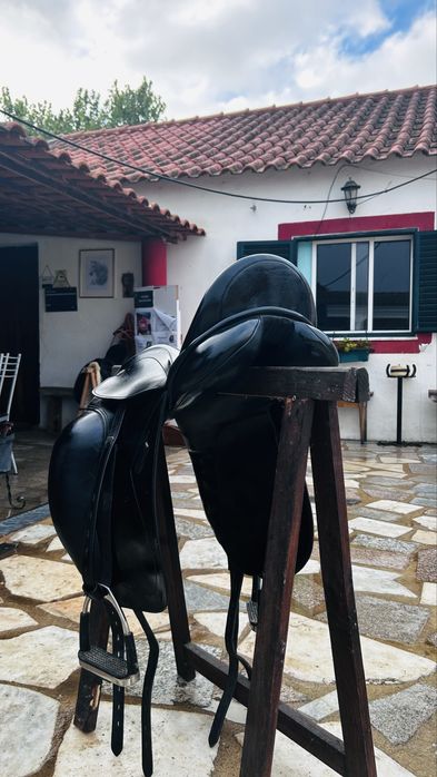 Vendo selim de dressage