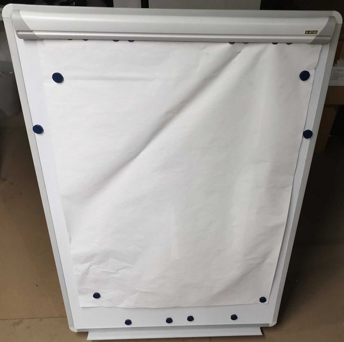 Quadro branco magnético com cavalete (107x75cm)
