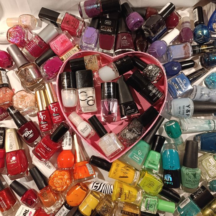 Zestaw lakierów do paznokci wszystkie kolory plus bezbarwne