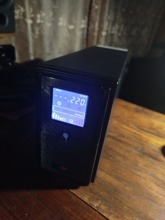 ДБЖ (джерело безперебійного живлення) Logic Power 480 вт