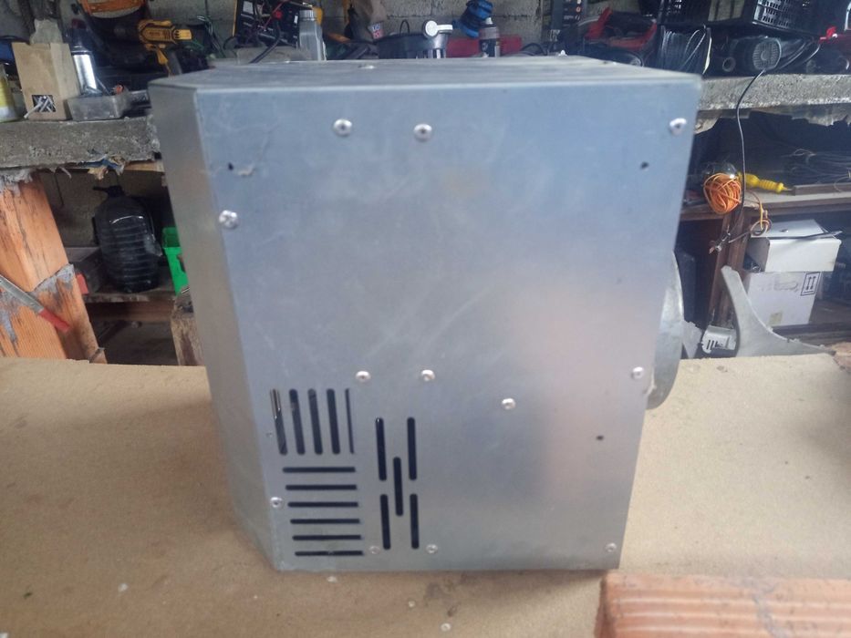 Extrator de Ar Quente TRIA 550 m3/h – Bocal 150mm (Como Novo)