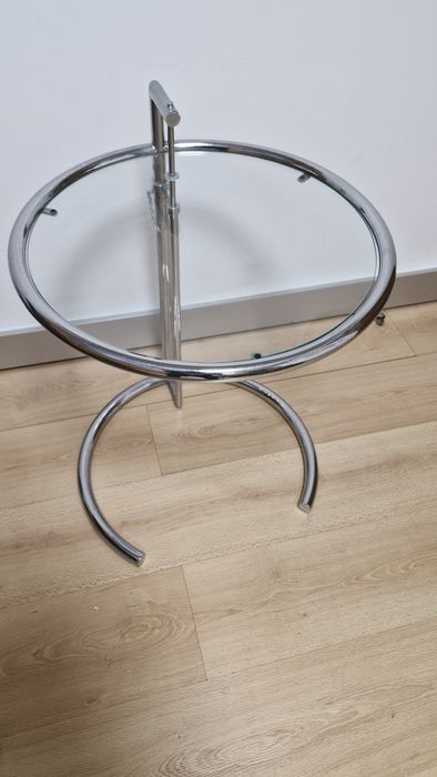 Mesa de apoio design Eileen Gray