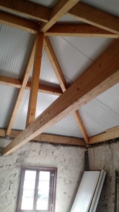 Pinturas, Picheleiro, Tubulação, Pisos, Azulejos, Telhados, Pladur.