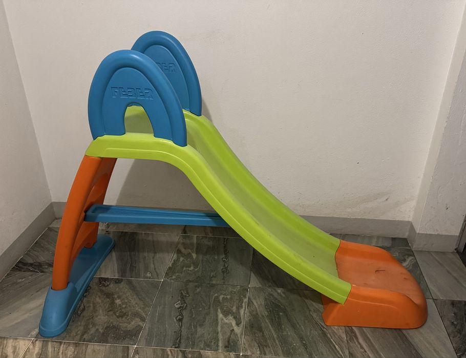 Escorregas c/ água  FEBER