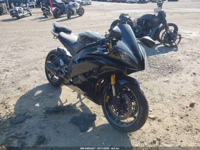 2011 YAMAHA yzfr 6