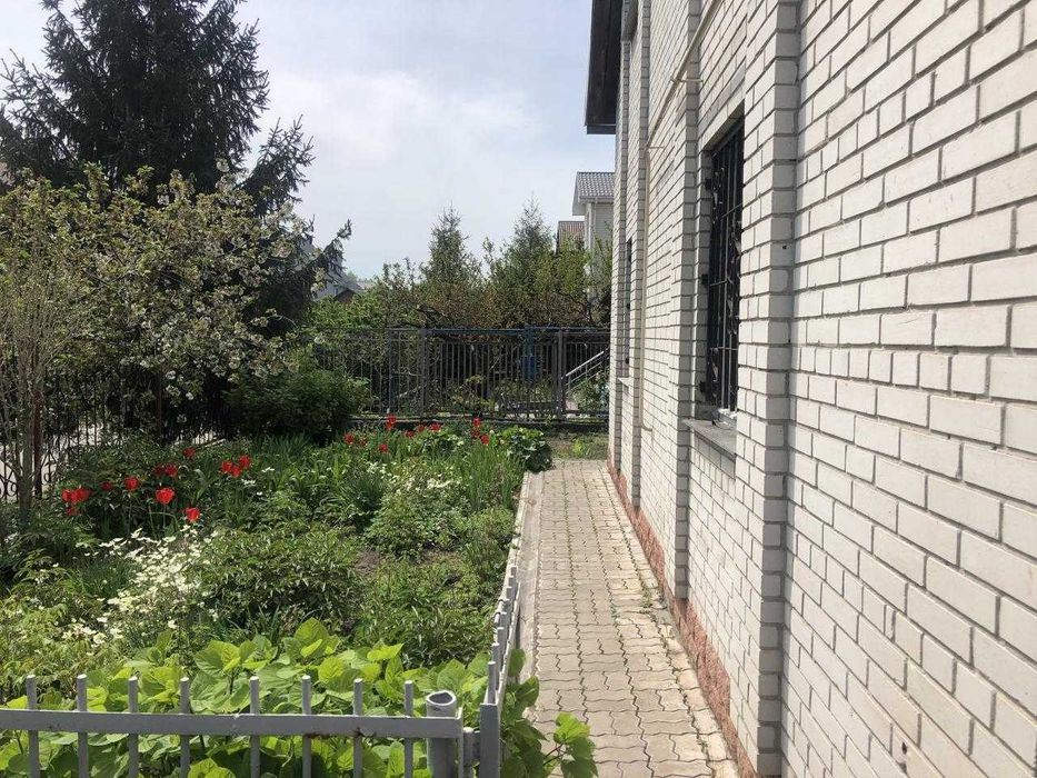 Продаж будинку на Великому Лузі (011)