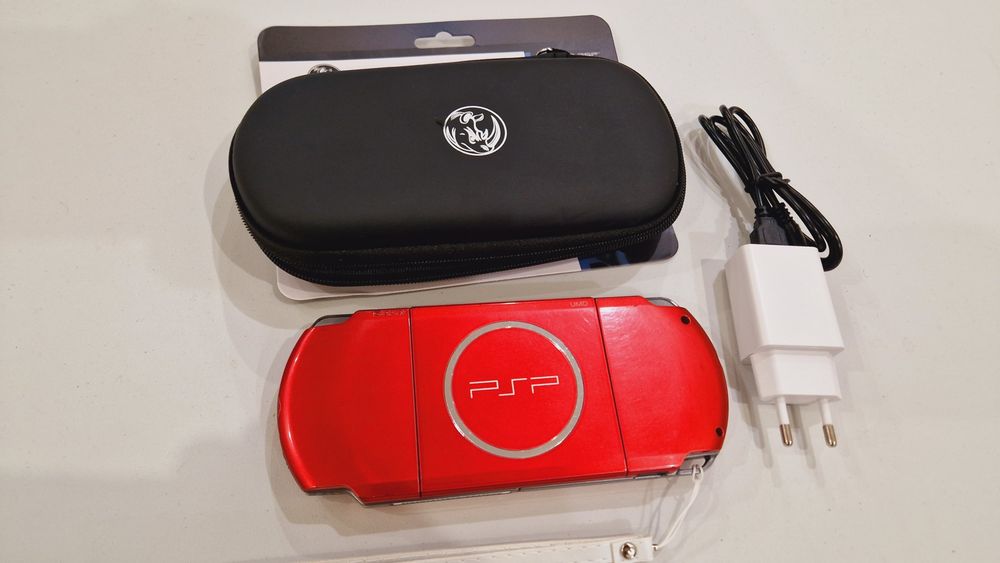 Sony PSP-3000 64гиг +135игр+ чехол!