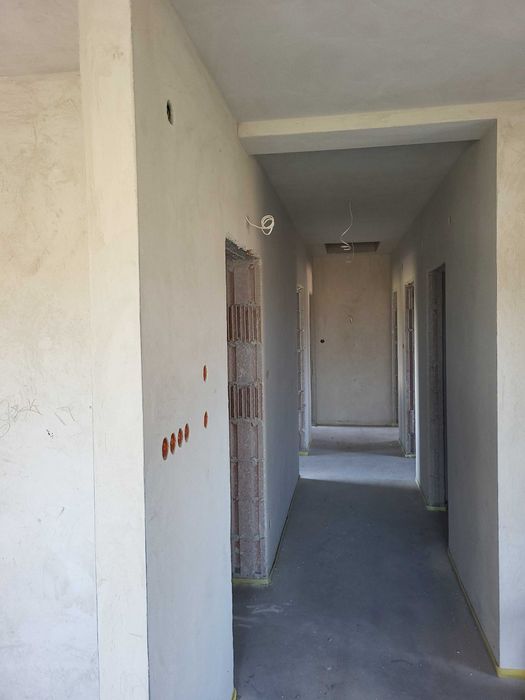Nowy gotowy dom pod klucz do końcowego wykończenia