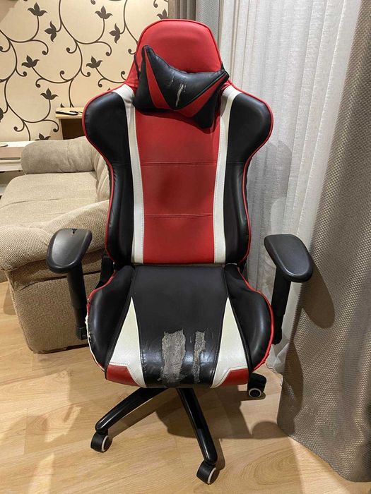 геймерське крісло