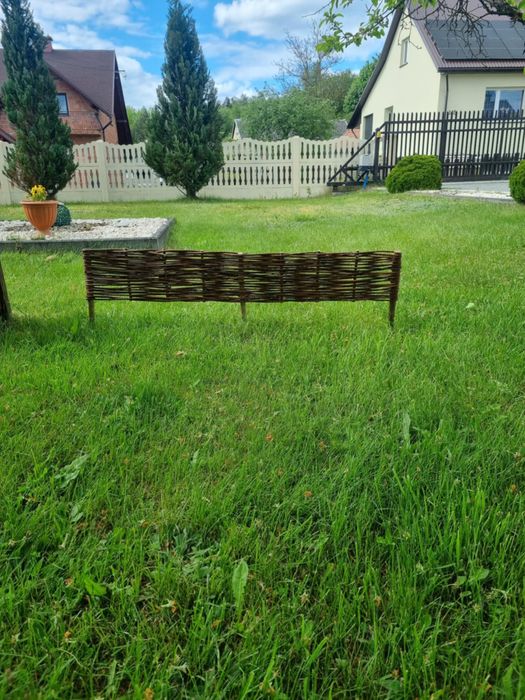 Palisada wiklinowa ogrodowa plotek wiklinowy obrzeze ogrodzenie