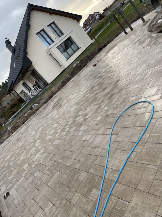 Układanie kostki brukowej