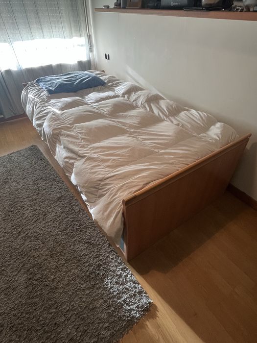 Cama solteiro com colchão