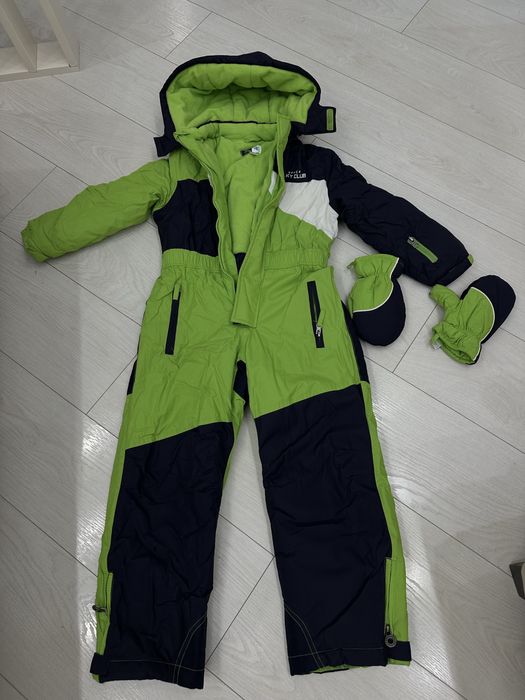Комбмнезон лыжный  chicco одет один сезон