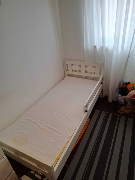 Cama infantil com colchão