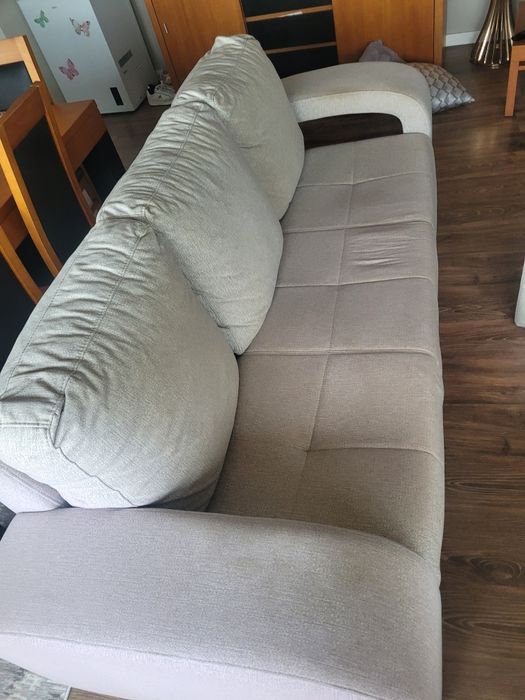 Sofá com chaise long.