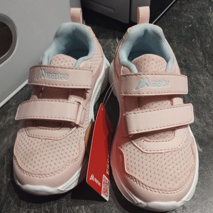 Nowe buty sportowe dla dziewczynki rozmiar 26