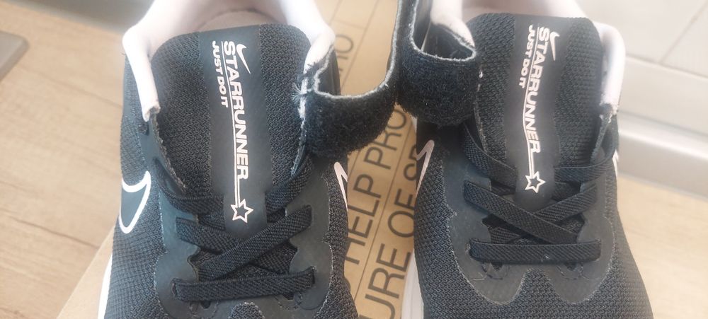 Кросівки для дівчинки Nike