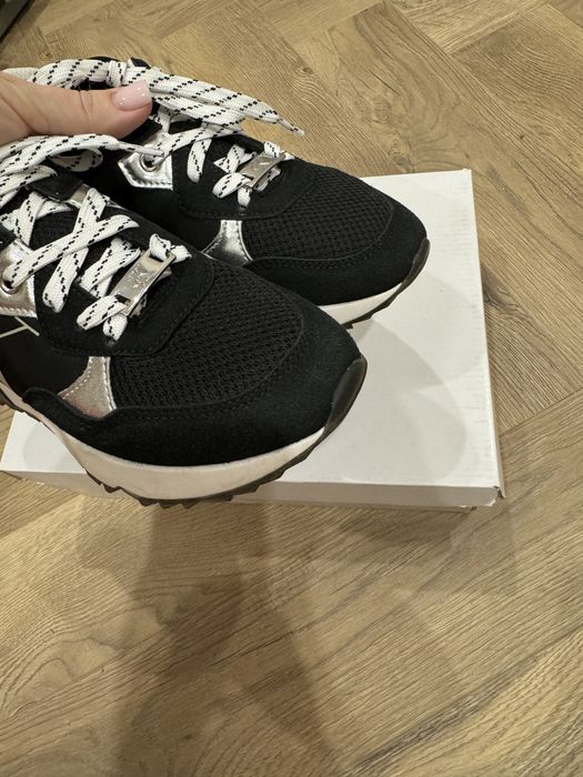 Осінні демі Кросівки кеди  Calvin Klein оригінал