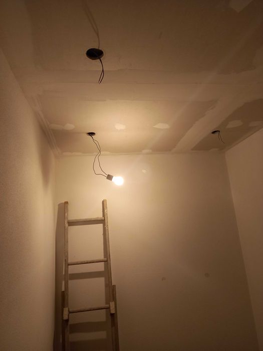 Pedreiro e ladrilhador polivalente
