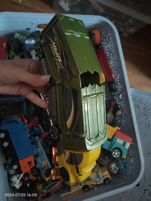 Грузовик Вантажівка Hot Wheels Безумное столкновение желто-зеленый

Дж