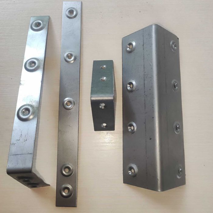 Фурнітура металева для тари, замок, петля шарнірна, ручки, кутники