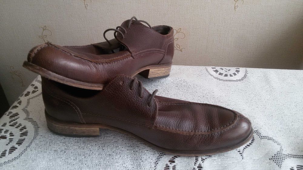 buty ,,split toe shoes"ze skory naturalnej