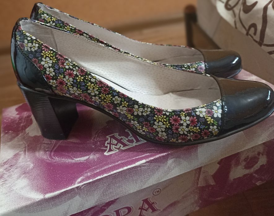 Продам Туфли женские