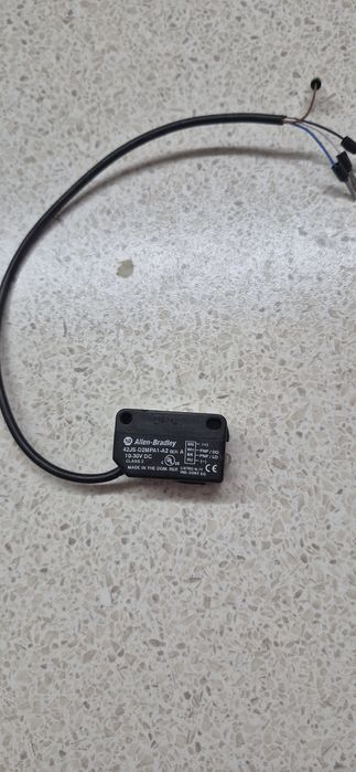 фотоелектричний датчик Allen-Bradley 42JS-D2MPA1-A2.
