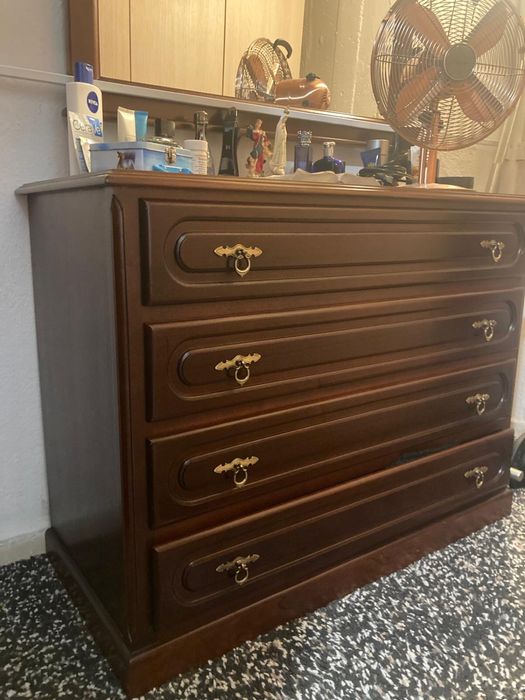 Móvel / Armário em madeira / Estante