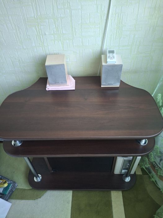 Тумба під телевізор.