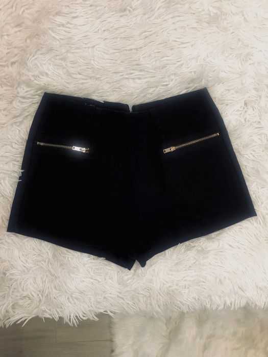 Czarne krótkie spodenki szorty Bershka z suwakami