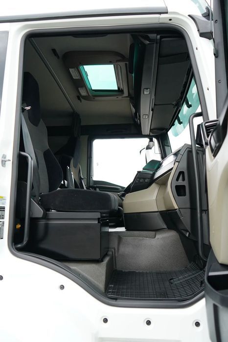 MAN / TGS / 26.470 / 6 X 2 / ZESTAW SKRZYNIOWY + HDS / PALFINGER PK 20 501 L / OŚ SKRĘTNA / CHWYTAK