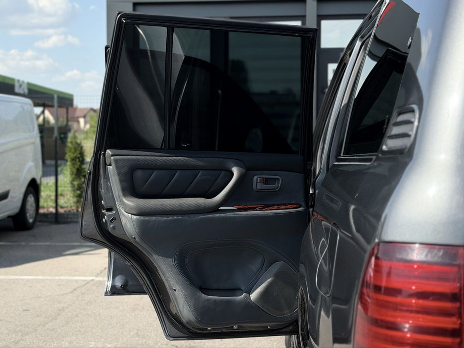 Toyota Land Cruiser 100 2000 Газ / бензин