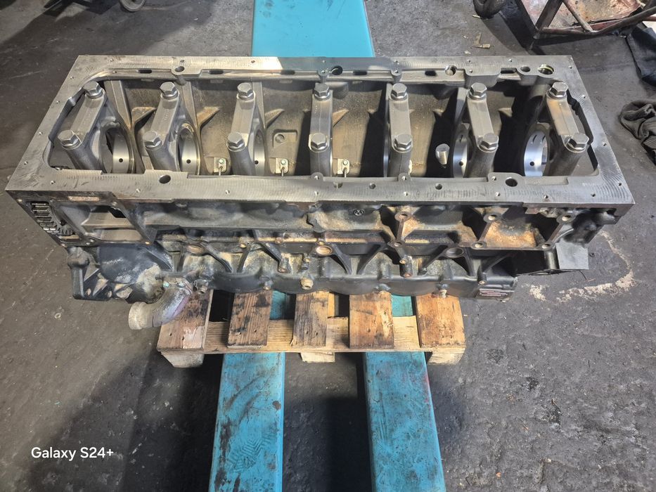 Blok silnik man d2066 d 2066 głowica