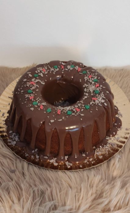 Bolos caseiros,Salgados diversos, pães