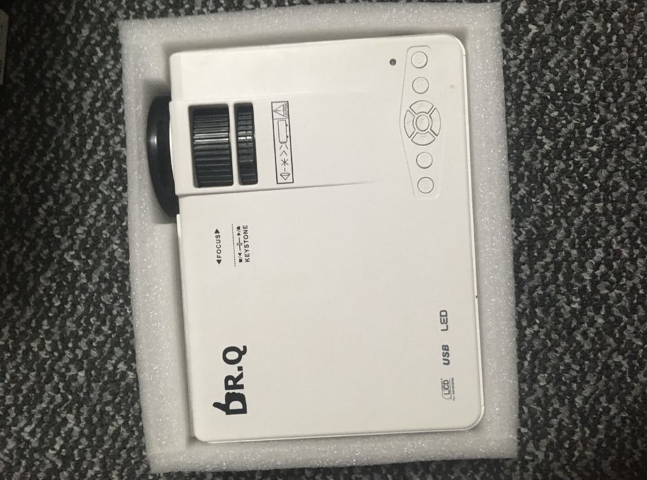 проектор лед новий