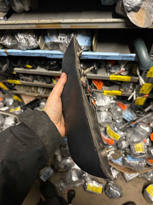 Land Rover Freelander puxador porta mala 125€