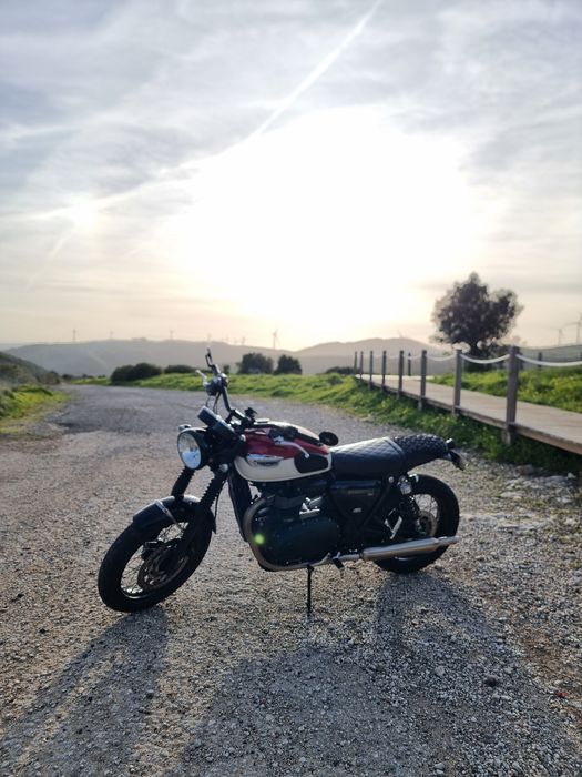 Triumph bonneville t100