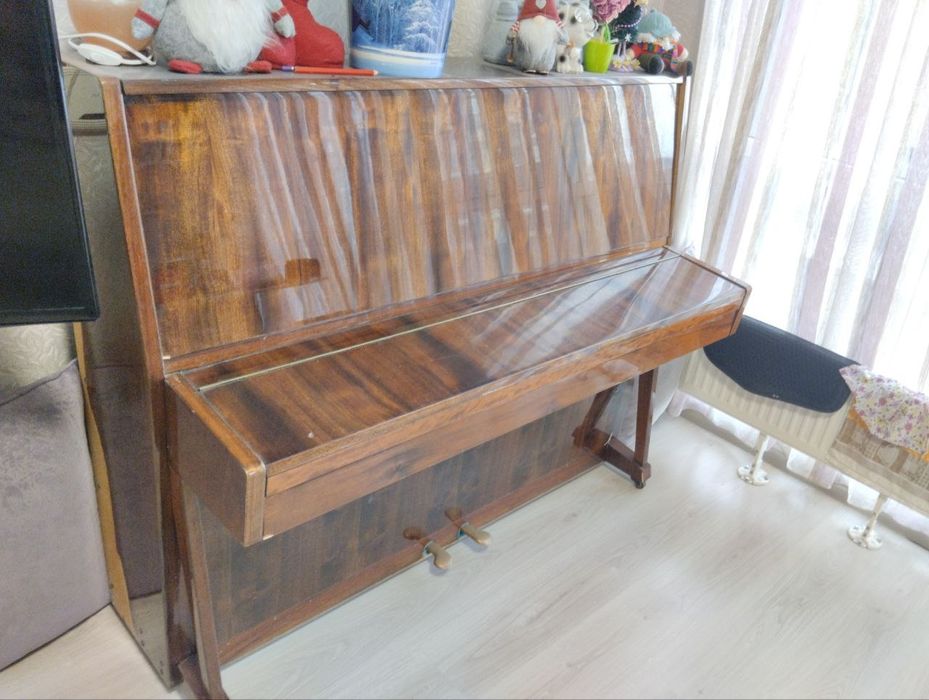 Продам піаніно..