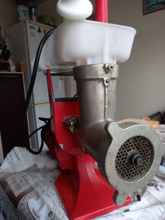 Мясорубка промышленная Италия