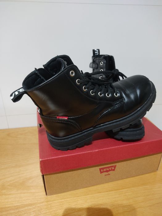 Botas Levi's de menina, também. 36