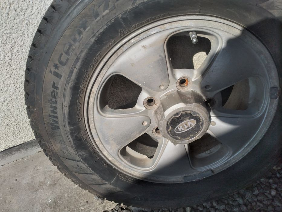 Продам комплект шин зимових 205/70R15 з дисками 4шт
