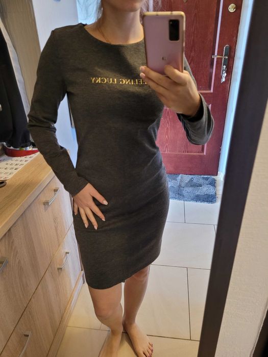 Sukienka szara na jesień