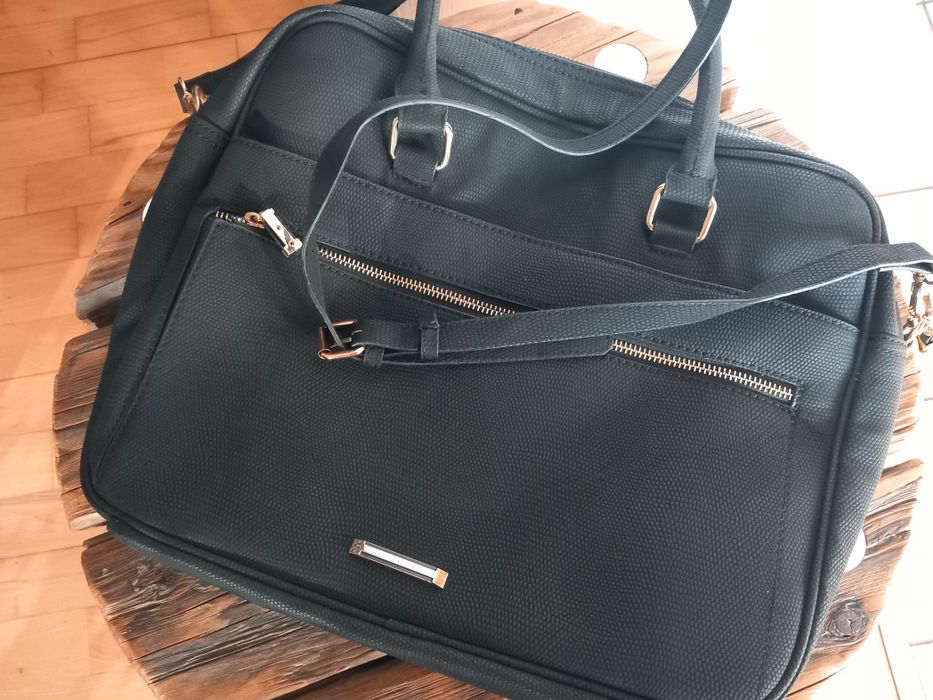 Torba podróżna z miejscem na laptopa Parfois.